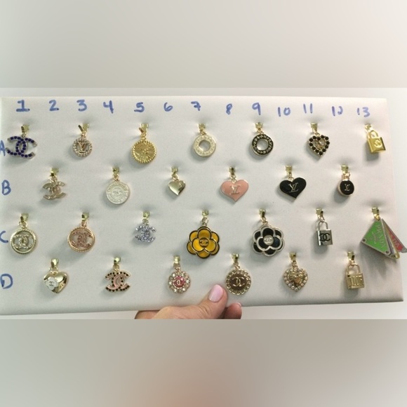 BUNDLE OF 3 PENDANTS - Picture 7 of 8